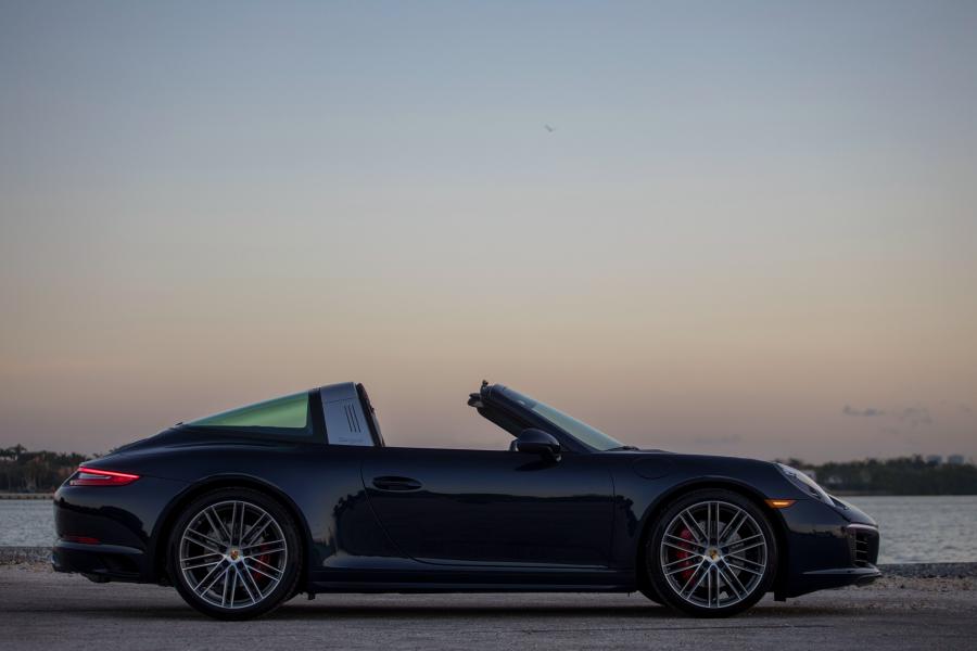  Porsche 911 Targa 4S 2016 года  (NA) (фото 5 из 19)